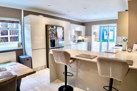 4 bedroom property for sale, Blackwood, NP12