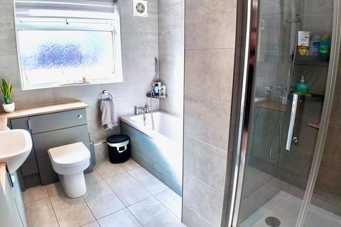 4 bedroom property for sale, Blackwood, NP12