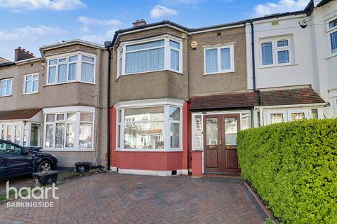 3 bedroom terraced house for sale, Gantshill Crescent, Gants Hill