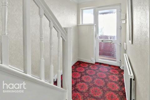 3 bedroom terraced house for sale, Gantshill Crescent, Gants Hill