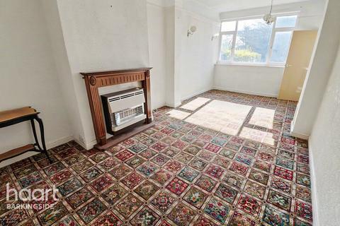 3 bedroom terraced house for sale, Gantshill Crescent, Gants Hill