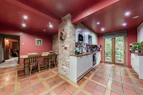 undefined, Daniels Water, Ashford TN26