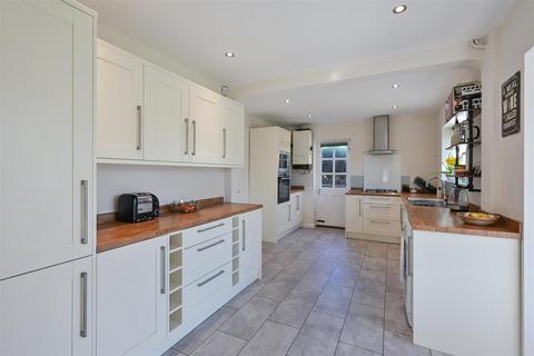 undefined, Scarborough Close, Cheam, Sutton