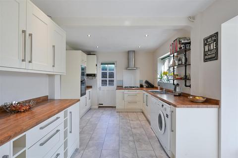 undefined, Scarborough Close, Cheam, Sutton