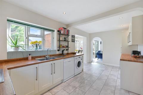 undefined, Scarborough Close, Cheam, Sutton