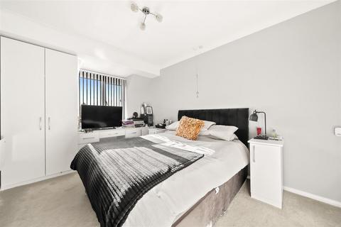 undefined, Limewood Court, Beehive