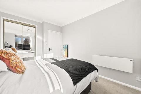 undefined, Limewood Court, Beehive