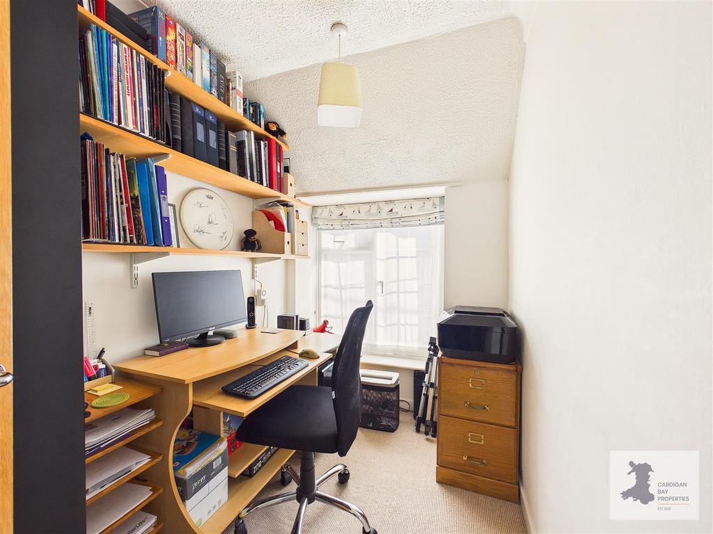 Office/child's room