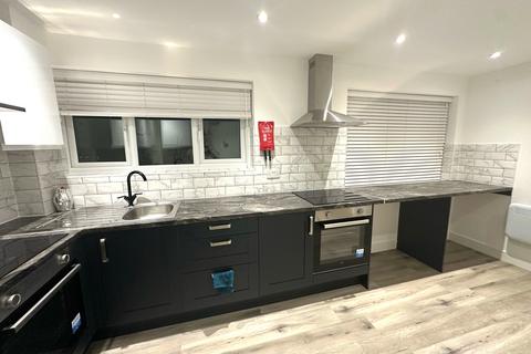 1 bedroom house of multiple occupation to rent, Staines Road East, Sunbury-on-Thames TW16