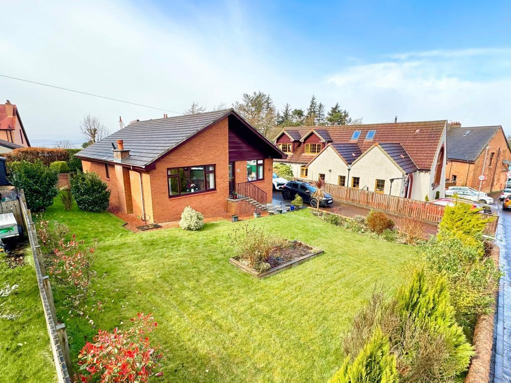 The Lane, Skelmorlie front garden
