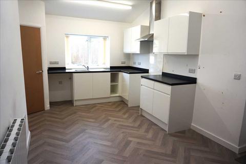 2 bedroom apartment to rent, Carmarthen Road, CROSS HANDS, Llanelli
