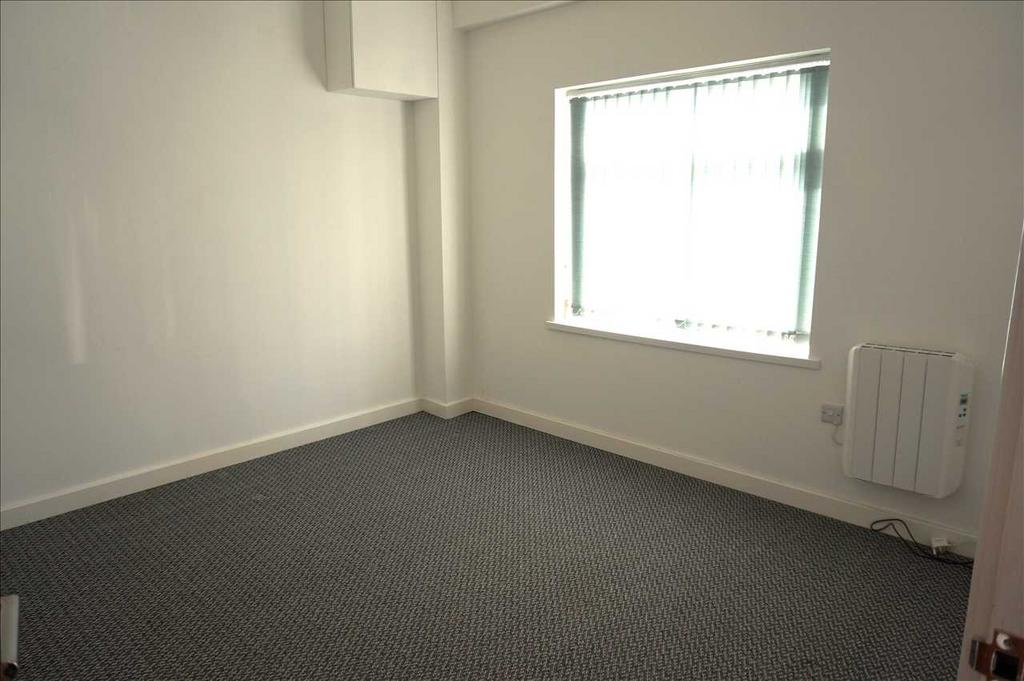 Front bedroom 1 /
