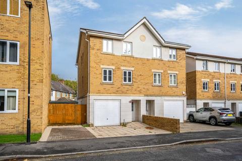 undefined, Primrose Place, Isleworth TW7