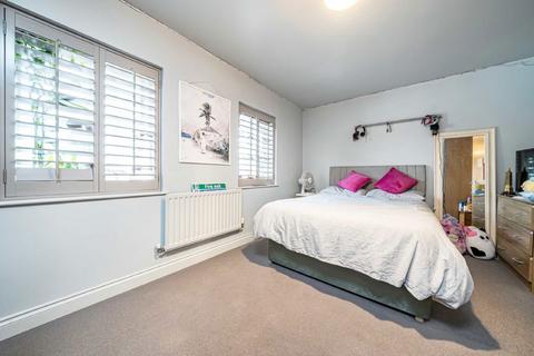 undefined, Primrose Place, Isleworth TW7