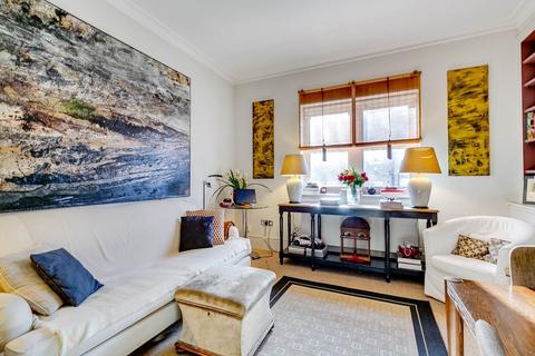 2 bedroom flat to rent, Elm Park Rd, Chelsea ,