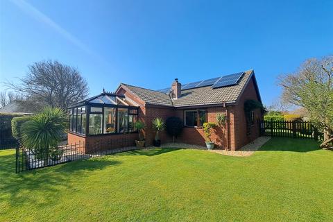 3 bedroom bungalow for sale, Steart Drive, Burnham-on-Sea, Somerset, TA8