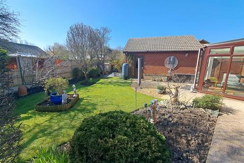 3 bedroom bungalow for sale, Steart Drive, Burnham-on-Sea, Somerset, TA8