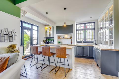 3 bedroom semi-detached house for sale, Somerset Avenue, Westcliff-on-sea, SS0