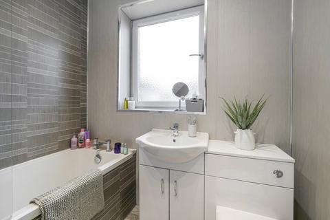 3 bedroom semi-detached house for sale, Dunrobin Avenue, Elderslie, Johnstone, Renfrewshire, PA5