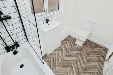 3 bedroom end of terrace house for sale, Arkle Green, Sinfin, Derby, Derbyshire, DE24