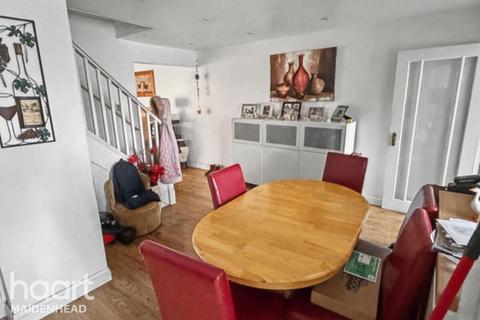 3 bedroom terraced house for sale, Boarlands Close, SLOUGH