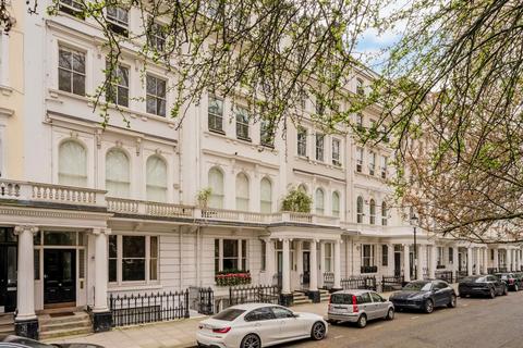 3 bedroom flat for sale, Cornwall Gardens, London SW7