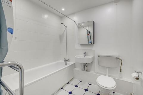 1 bedroom flat to rent, Elvaston Place, London SW7