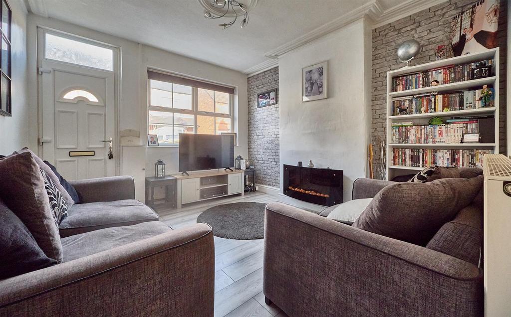 Lounge to Front