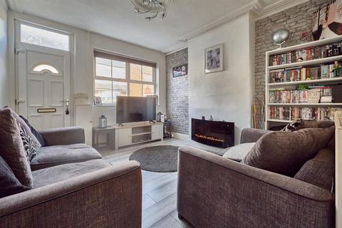 3 bedroom terraced house for sale, Queens Road, Hinckley