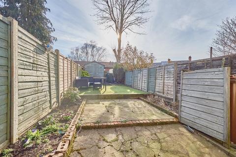 3 bedroom terraced house for sale, Queens Road, Hinckley