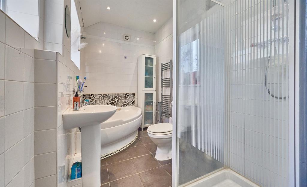 Bathroom to Rear