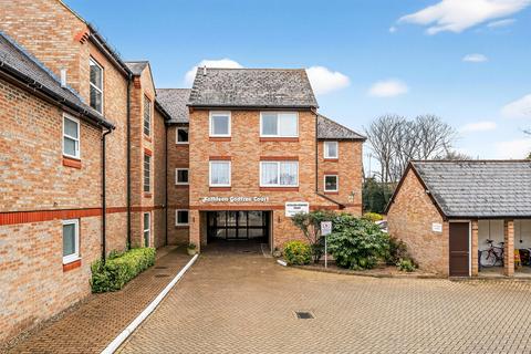 1 bedroom ground floor flat for sale, Queens Road, London