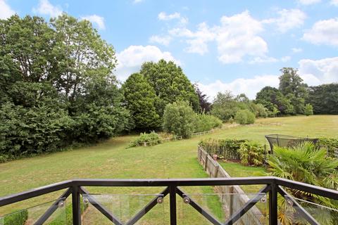2 bedroom apartment to rent, Longbourn Windsor SL4