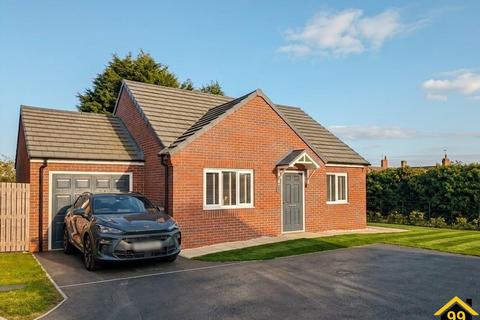 2 bedroom detached bungalow for sale, Banks Close, Mareham Le Fen, Lincolnshire, PE22