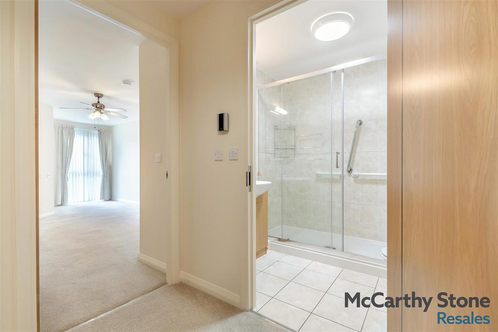8683194-interior08.jpg