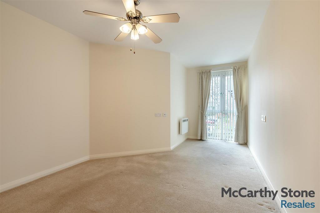 8683194-interior01.jpg