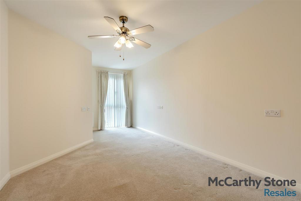 8683194-interior02.jpg