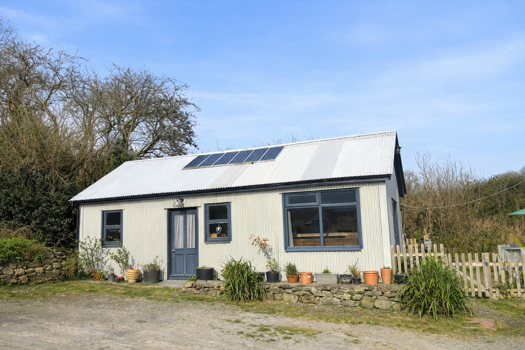 Overflow accommodation/potential cottage