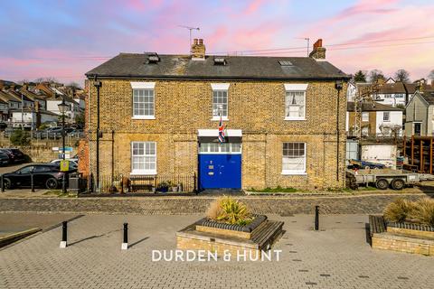 undefined, High Street, Leigh-On-Sea SS9