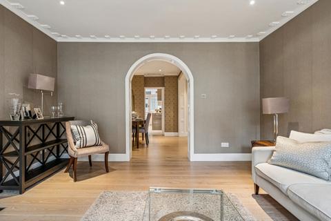 3 bedroom apartment to rent, Princes Gate, London, SW7