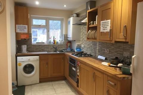 1 bedroom in a house share to rent, London SW19