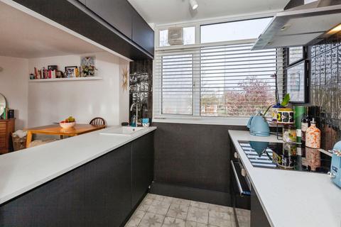 1 bedroom flat for sale, Sussex Close, Slough