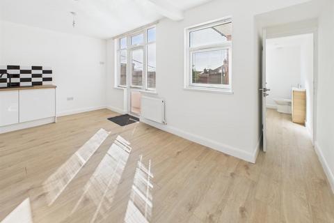 undefined, Queen Isabels Avenue, Coventry CV3