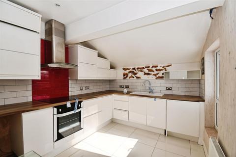 2 bedroom flat for sale, Glenfield Drive, Kirk Ella, Hull