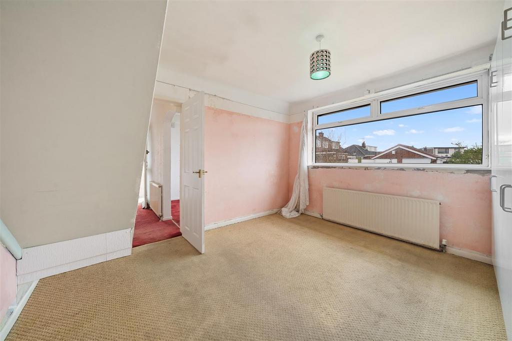 Bedroom 1b.jpg