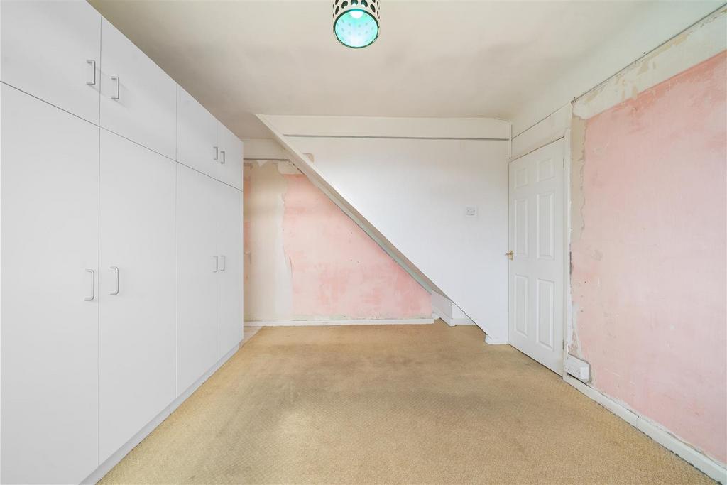 Bedroom 1c.jpg