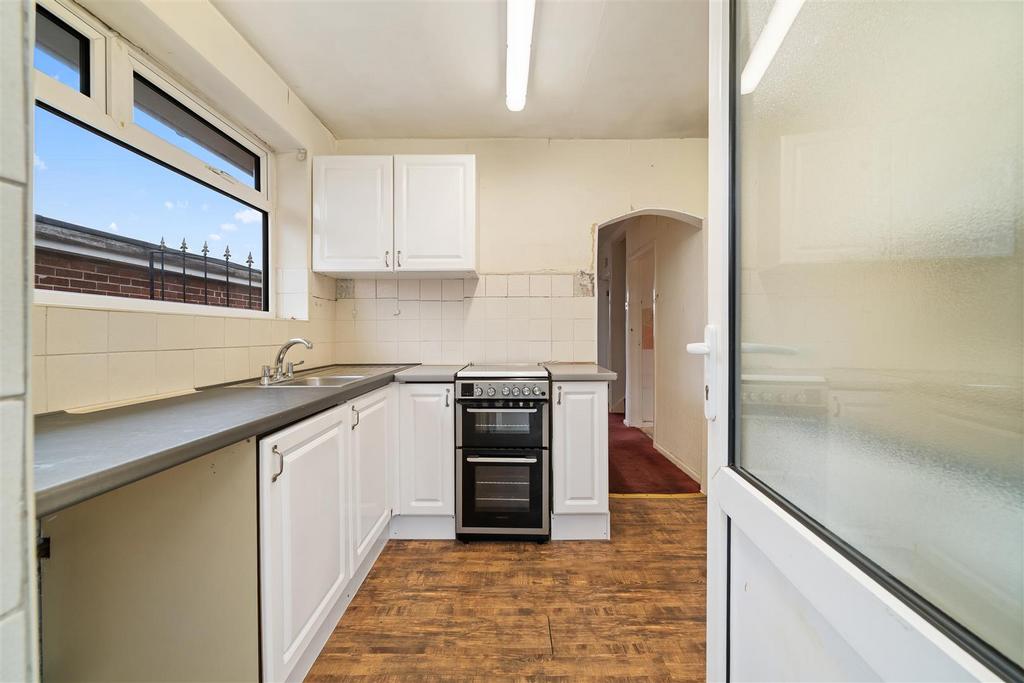 Kitchen2.jpg