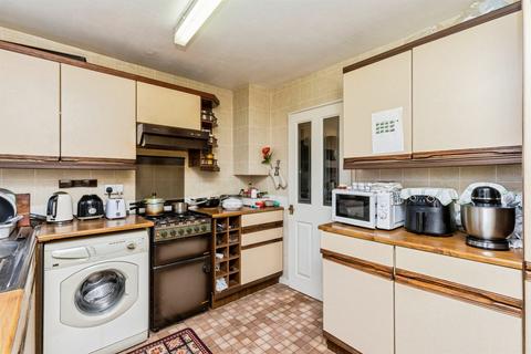 undefined, Ross Close, Crawley