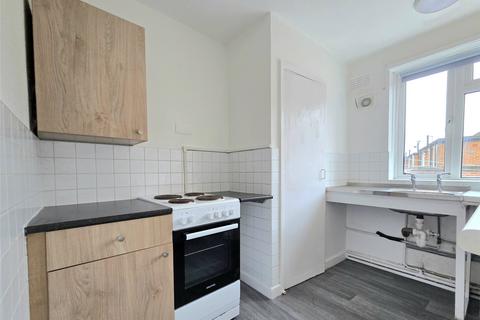 2 bedroom maisonette to rent, Croydon Road, West Wickham BR4