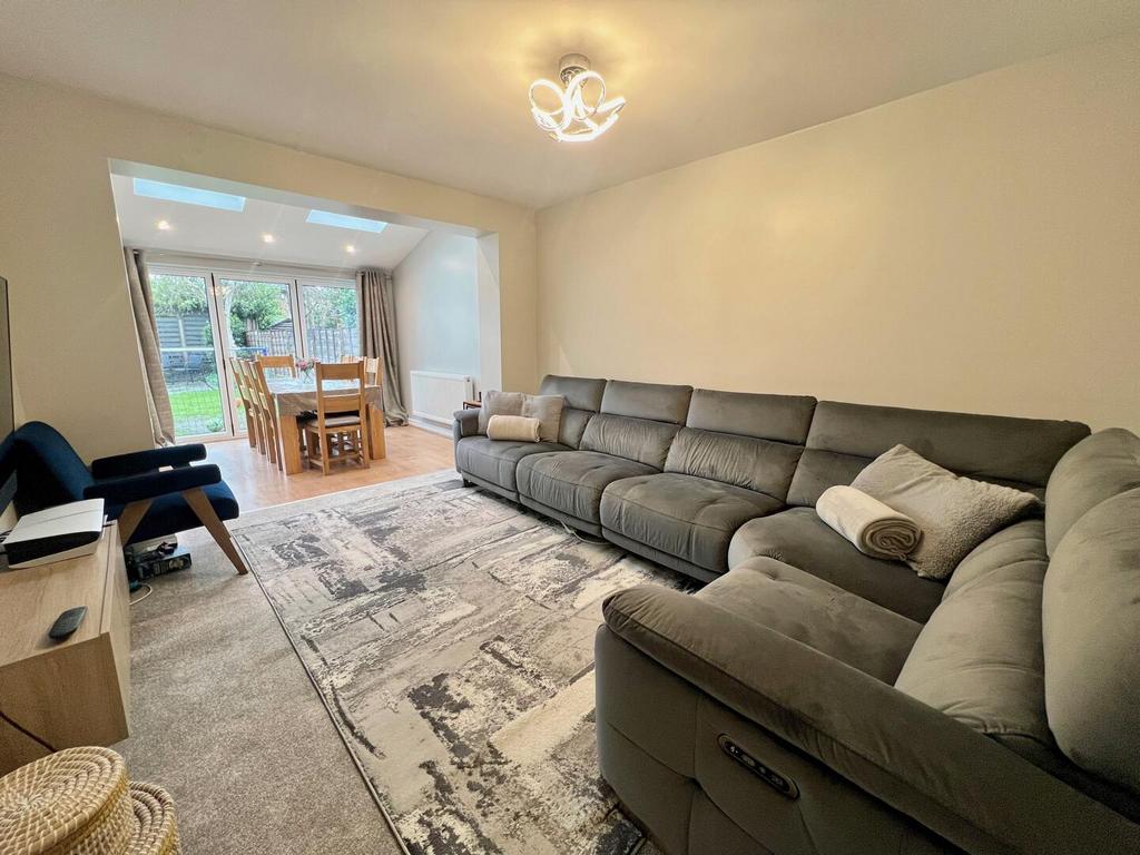 Living Room/Dining